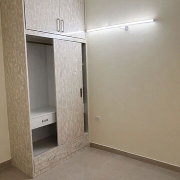 Room in 4 BHK Apartment at Orchid Island, Sector 51 – for Rent