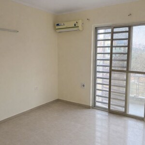 Room in 4 BHK Apartment at Orchid Island, Sector 51 – for Rent