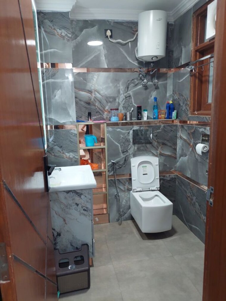 Bathroom, chattarpur 2 Bedroom 900 Sq.Ft. Builder Floor In Chattarpur Delhi 9793156