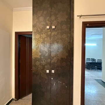 Room in 3 BHK Builder Floor at Sector 31 – for Rent