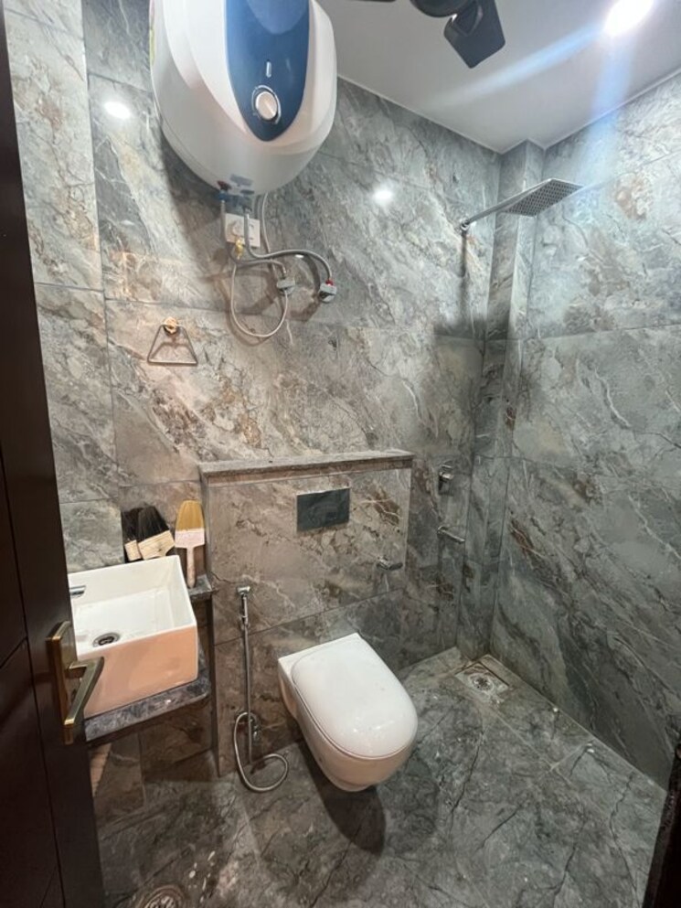 Bathroom, dlf phase i 2 Bedroom 1452 Sq.Ft. Builder Floor In Dlf Phase I Gurgaon 9793172