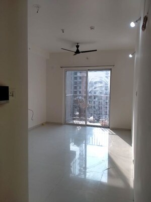 Room in 2 BHK Apartment at Godrej Hillside 2, Mahalunge – for Rent