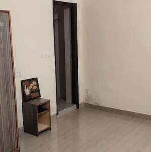 Room in 3 BHK Builder Floor at Sector 31 – for Rent