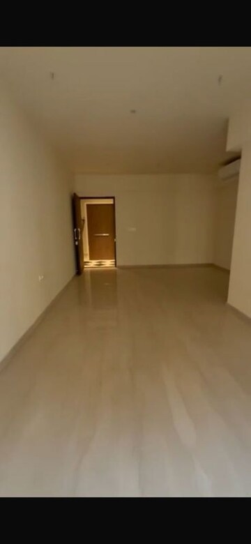 Room in 2 BHK Apartment at Lodha Sterling, Kolshet Road – for Sale