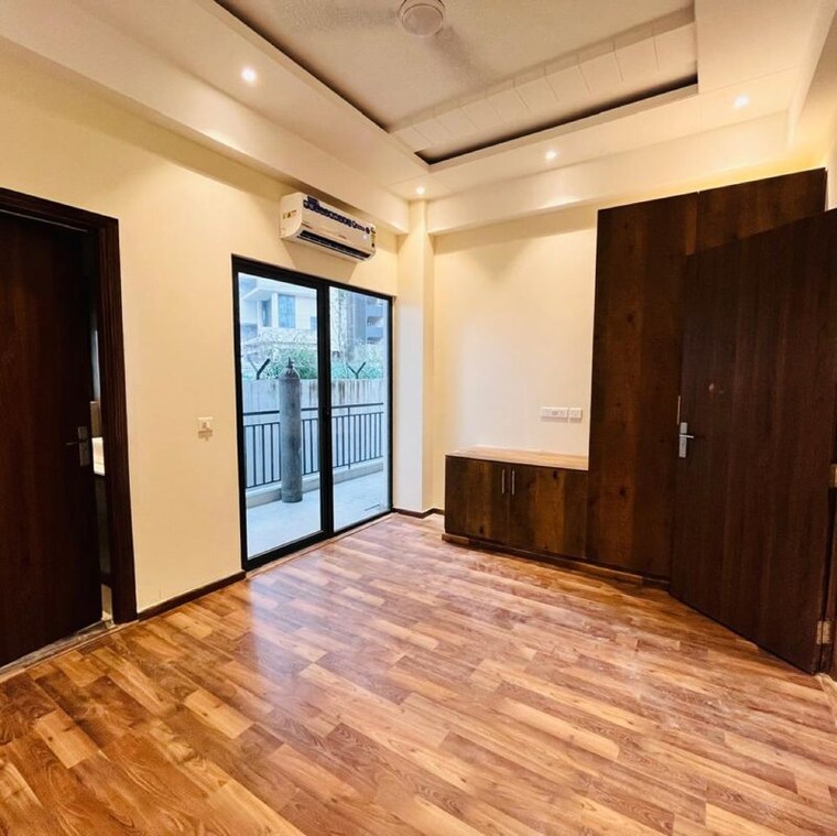 Room, suncity-vatsal-valley 3 Bedroom 1430 Sq.Ft. Apartment In Gwal Pahari Gurgaon 9793354