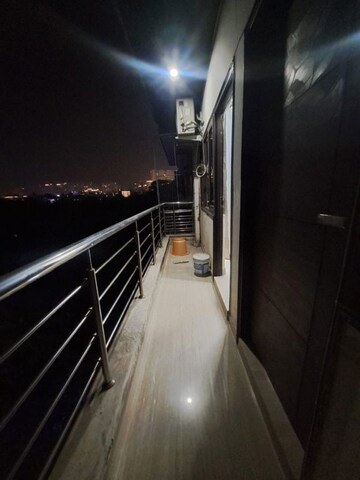 Balcony in 1 BHK Builder Floor at Ansal Sushant Lok I, Sector 43 – for Rent