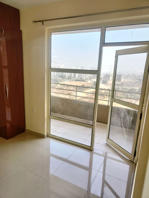 1 BHK Apartment For Rent in Pyramid Altia