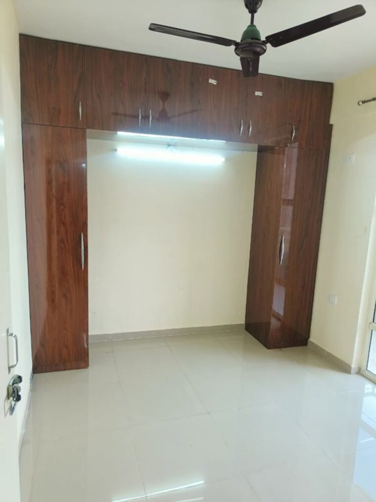 Room, pyramid-altia 1 Bedroom 368 Sq.Ft. Apartment In Sector 70 Gurgaon 9793375