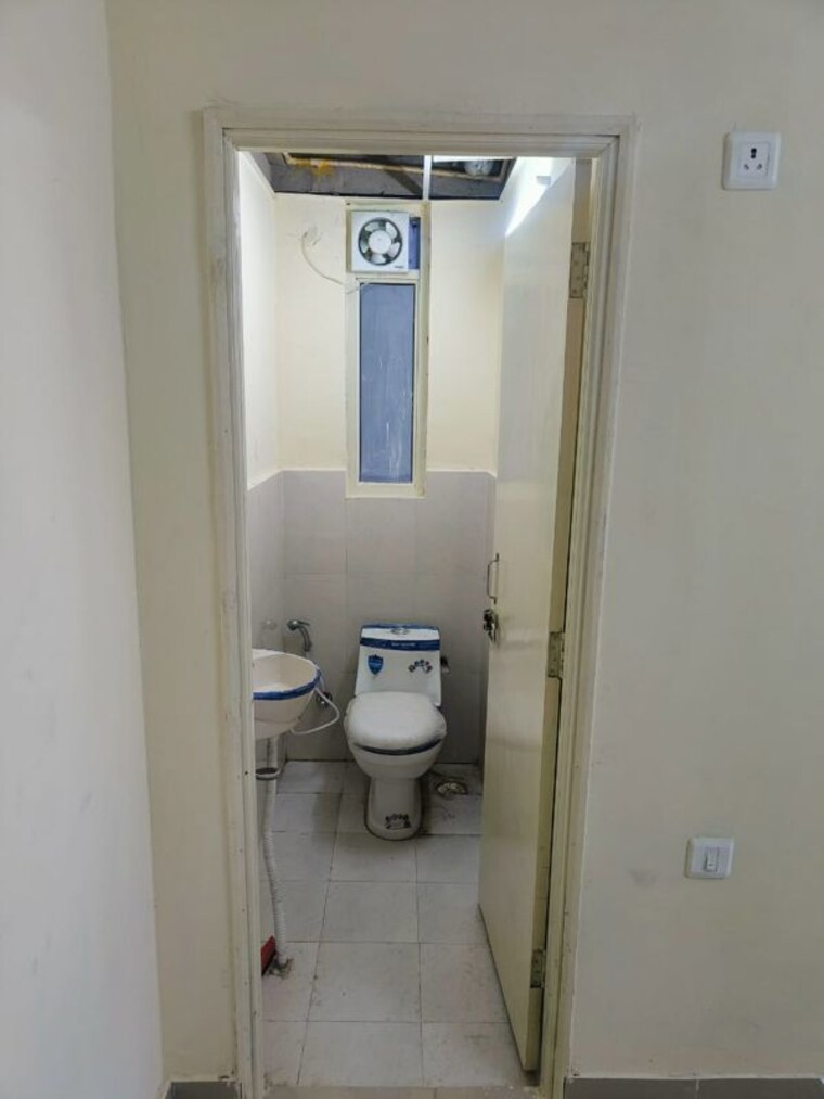 Bathroom, pyramid-altia 1 Bedroom 368 Sq.Ft. Apartment In Sector 70 Gurgaon 9793375