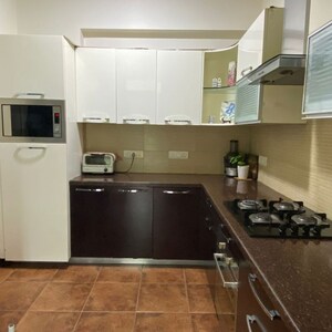 Kitchen in 3.5 BHK Apartment at Vipul Belmonte, Sector 53 – for Rent