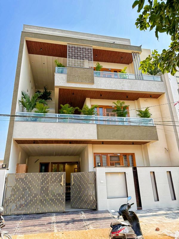 5 BHK + Pooja Room,Study Room,Extra Room Independent House For Sale in Mansarovar