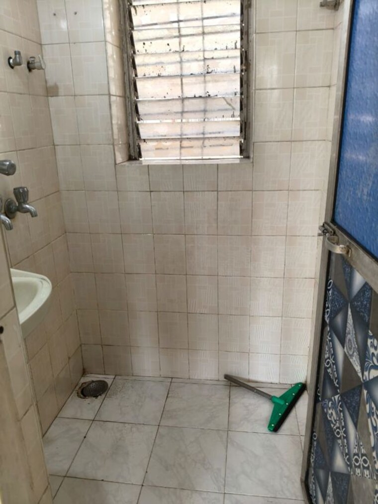 Bathroom, sai-kutir-chs-nerul 1 Bedroom 600 Sq.Ft. Apartment In Nerul Sector 21 Navi Mumbai 9793392