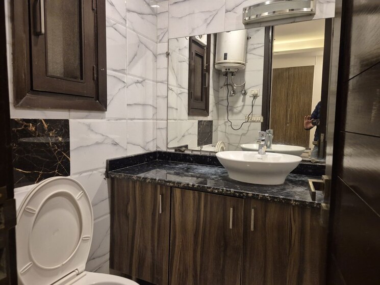 Bathroom, chattarpur 2 Bedroom 850 Sq.Ft. Builder Floor In Chattarpur Delhi 9793396