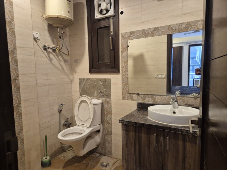 Bathroom, chattarpur 2 Bedroom 850 Sq.Ft. Builder Floor In Chattarpur Delhi 9793396