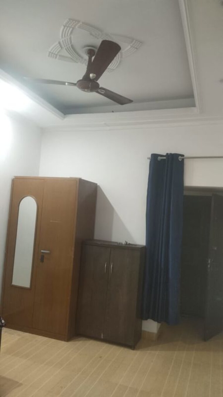 Room, sarjapur 3 Bedroom 1100 Sq.Ft. Apartment In Sarjapur Bangalore 9793400