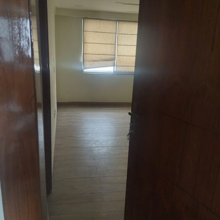 Room, sector 57 3 Bedroom 270 Sq.Yd. Apartment In Sector 57 Gurgaon 9793428