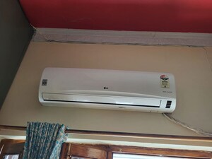 Furnished Amenities in 3 BHK Builder Floor at Laxmipur – for Rent