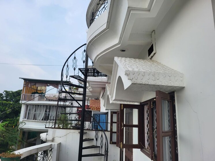 undefined, laxmipur 3 Bedroom 2200 Sq.Ft. Builder Floor In Laxmipur Dehradun 9793513