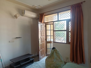 Room in 2 BHK Apartment at Aman Luxury Apartments, Sahastradhara Road – for Rent