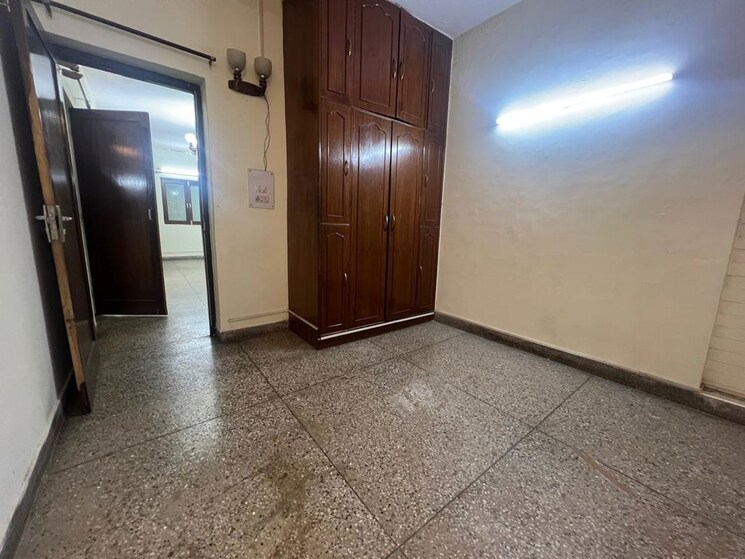 Room, greater kailash i 3 Bedroom 354 Sq.Yd. Builder Floor In Greater Kailash I Delhi 9793615