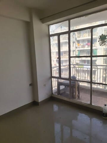 Room in 2 BHK Apartment at Zara Aavaas, Sector 104 – for Rent