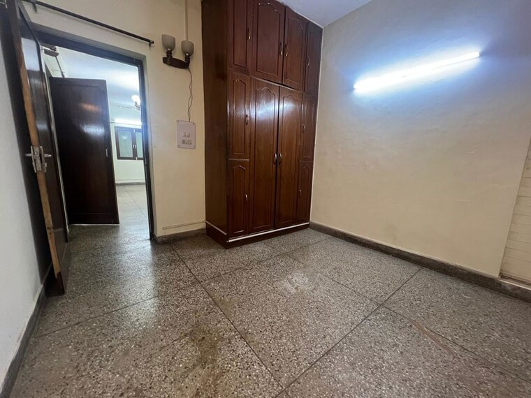 Room, greater kailash i 3 Bedroom 341 Sq.Yd. Builder Floor In Greater Kailash I Delhi 9793638