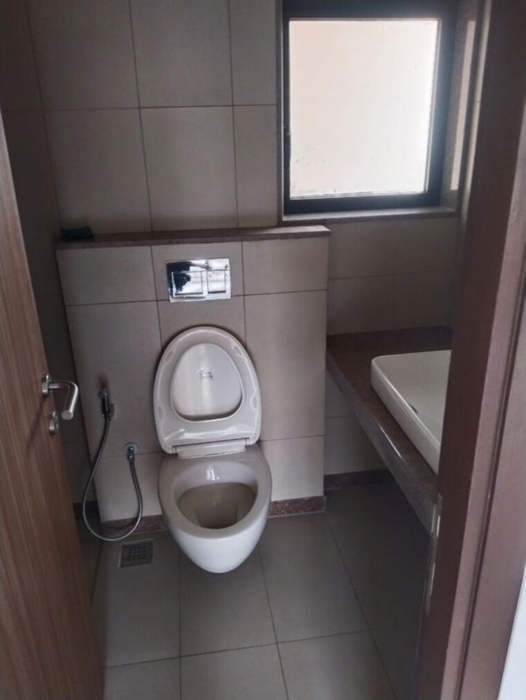 Bathroom, shapoorji-pallonji-vicinia 2 Bedroom 670 Sq.Ft. Apartment In Powai Mumbai 9793577