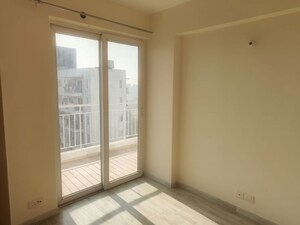 Room in 4 BHK Apartment at CHD Avenue 71, Sector 71 – for Rent