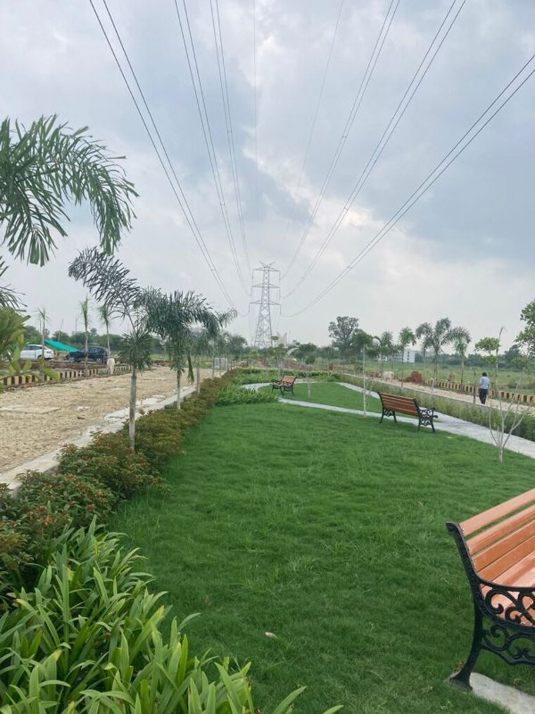 Garden, kisan path  1050 Sq.Ft. Plot In Kisan Path Lucknow 9793747