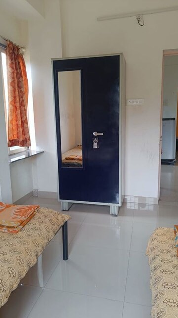 Furnished Amenities in 2 BHK Apartment at Goyal Classics, Vishrantwadi – for Rent