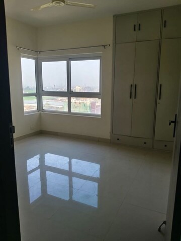 Room in 3 BHK Apartment at Adani Oyster Grande Phase 2, Sector 102 – for Rent