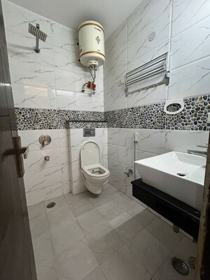 Master Bedroom in 3 BHK Builder Floor at Saket – for Rent