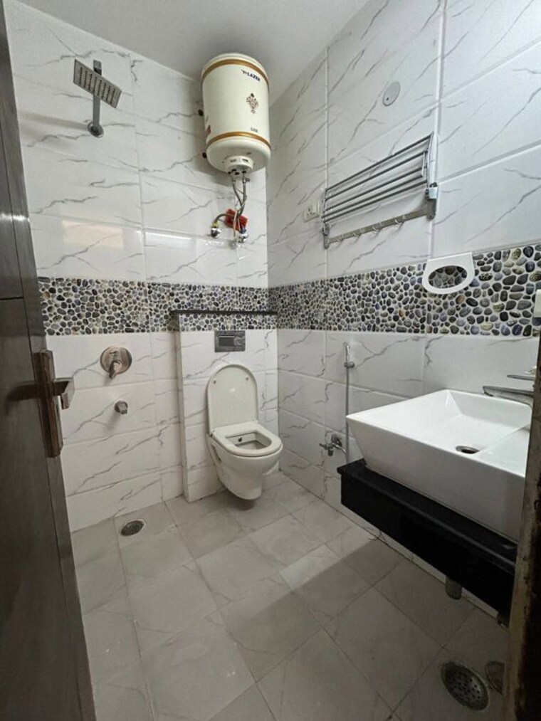 Master Bedroom, saket 3 Bedroom 1500 Sq.Ft. Builder Floor In Saket Delhi 9793834