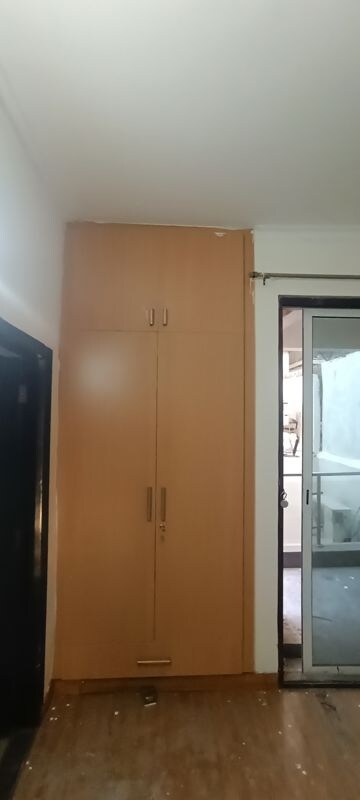 Furnished Amenities in 3 BHK Apartment at Ansal API Esencia, Sector 67 – for Rent