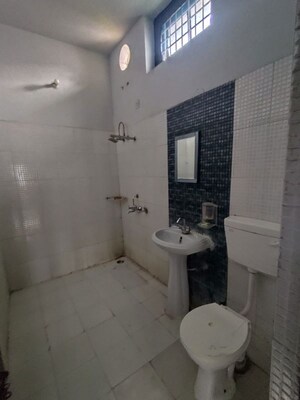 Bathroom in 3 BHK Independent House at Dehrakhas – for Rent