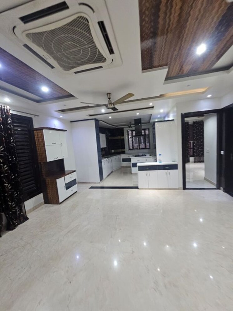 Kitchen, anand vihar 3 Bedroom 1690 Sq.Ft. Apartment In Anand Vihar Delhi 9793809