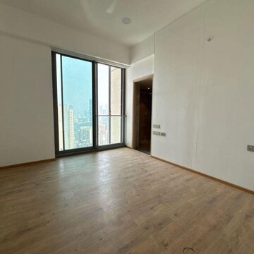 Room in 4 BHK Apartment at Rustomjee Crown, Gokhale Road – for Rent