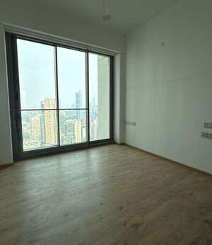 Room in 4 BHK Apartment at Rustomjee Crown, Gokhale Road – for Rent