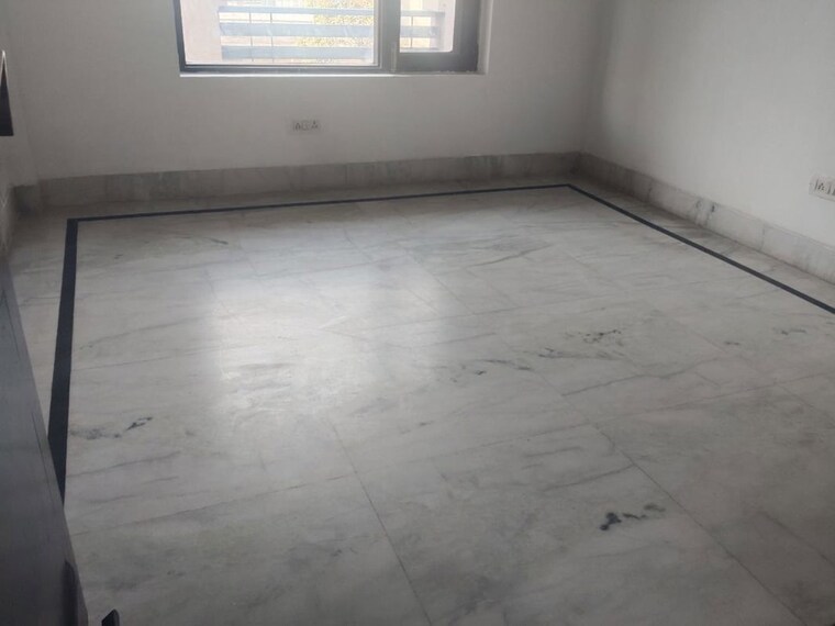 Room, sector 108 3 Bedroom 200 Sq.Mt. Independent House In Sector 108 Noida 9793923