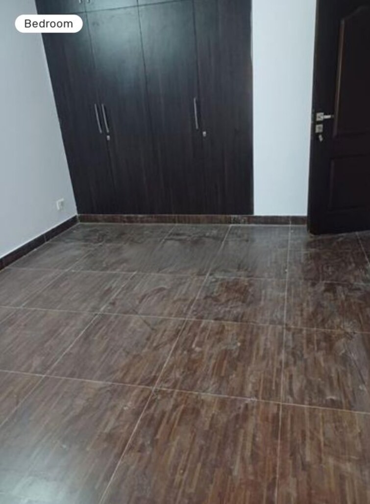 Room, gomti nagar 3 Bedroom 1800 Sq.Ft. Apartment In Gomti Nagar Lucknow 9793930