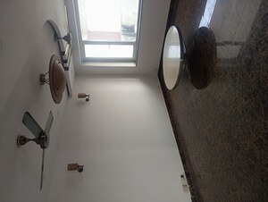 Room in 4 BHK Apartment at Sector 12 Dwarka – for Sale