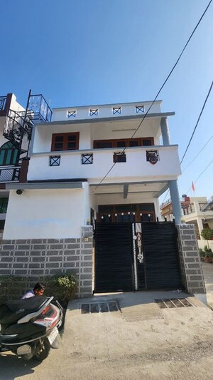 3 BHK Independent House – Exterior View View at Krishna Nagar - for Rent