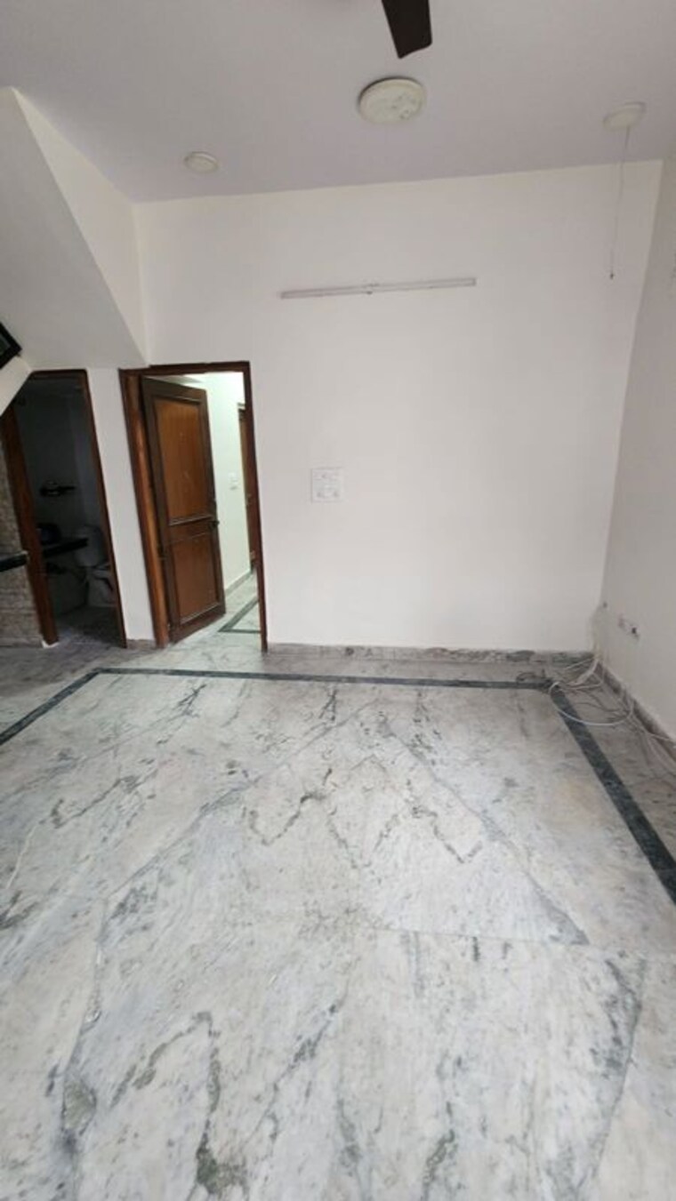 Room, krishna nagar 3 Bedroom 1500 Sq.Ft. Independent House In Krishna Nagar Dehradun 9793943