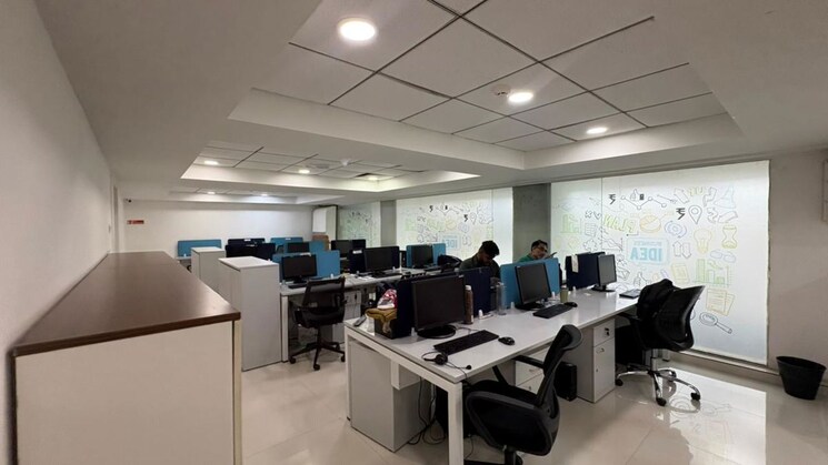 Team Area, advent-atria Commercial Office Space 3000 Sq.Ft. In Malad West Mumbai 9793955