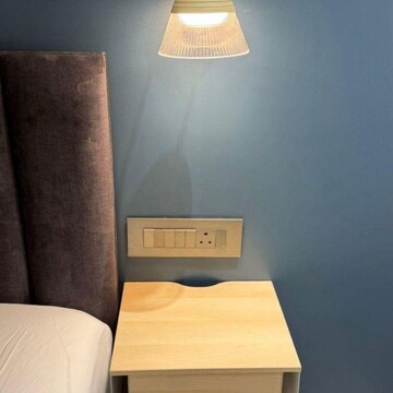 Furnished Amenities in 3 BHK Apartment at Lodha Trump Tower, Kamala Mill – for Rent