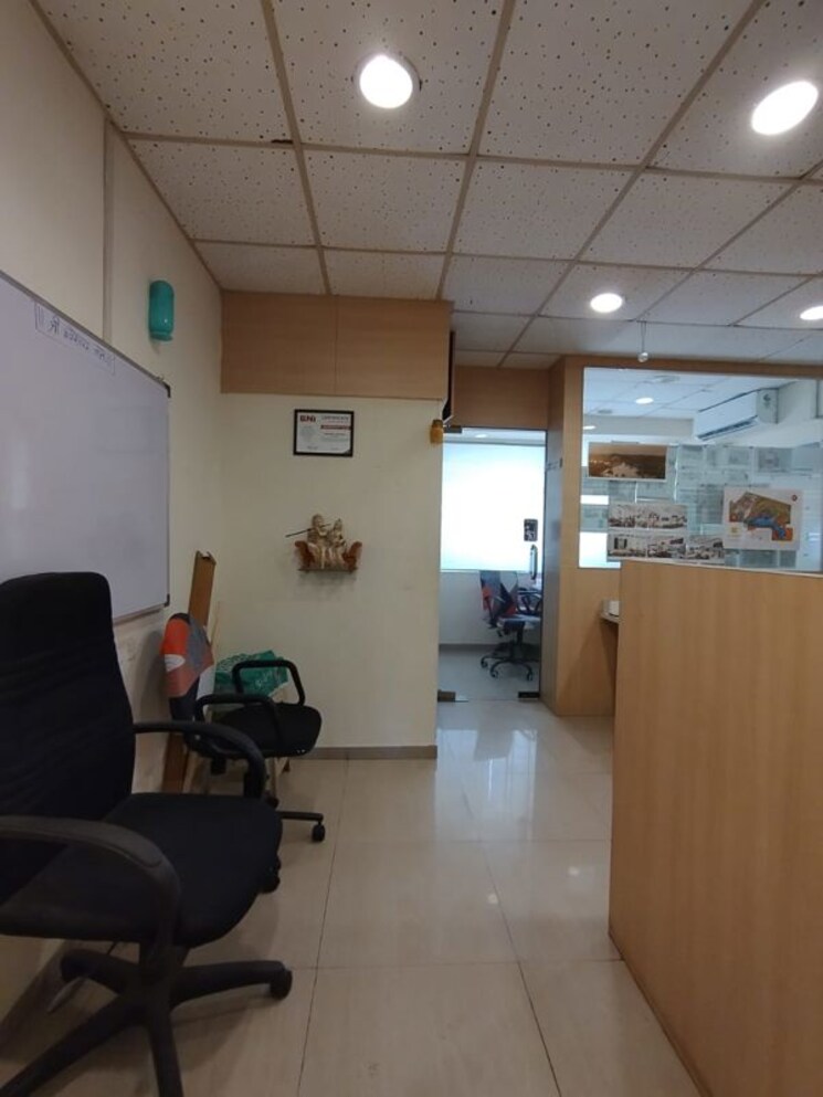 Team Area, malad west Commercial Office Space 484 Sq.Ft. In Malad West Mumbai 9793972