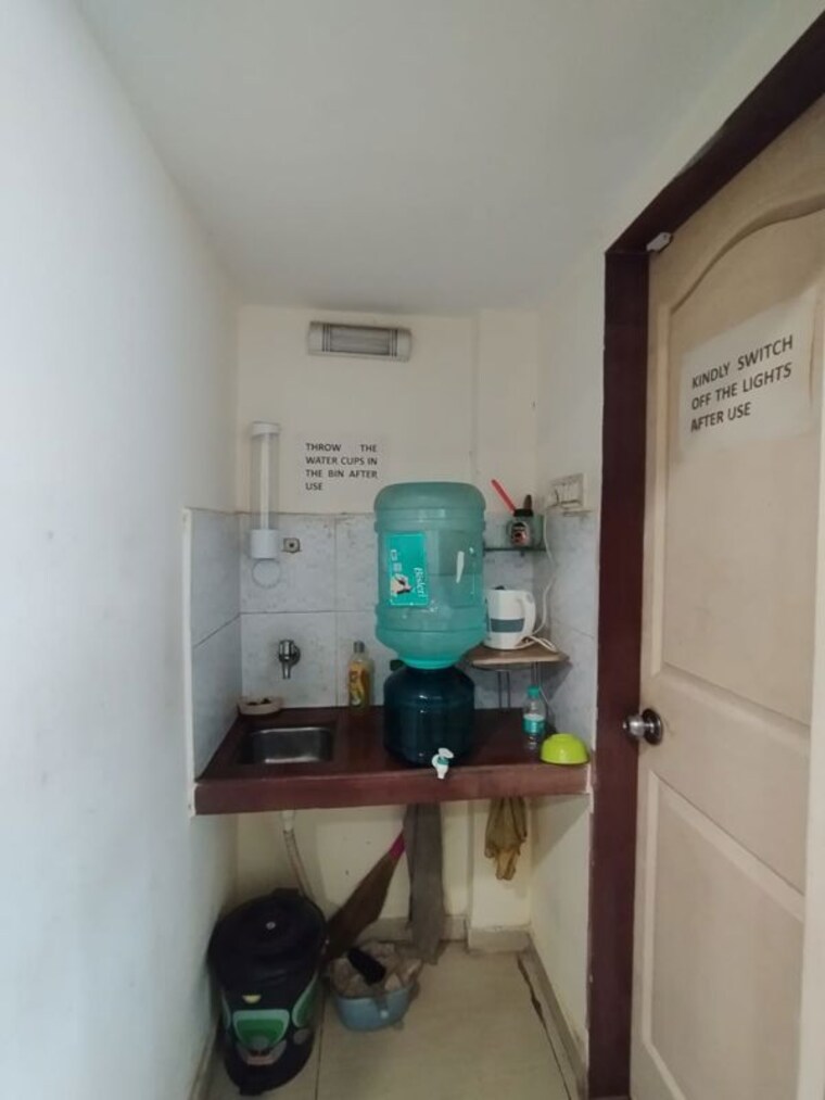 undefined, malad west Commercial Office Space 484 Sq.Ft. In Malad West Mumbai 9793972