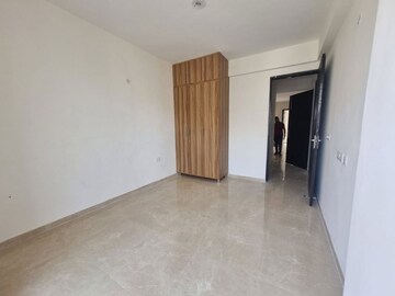 Room in 3 BHK Builder Floor at Signature Global Park 4 and 5, Sohna Sector 36 – for Rent