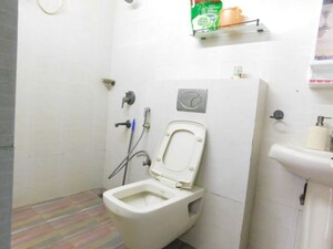 Bathroom in 3 BHK Builder Floor at Rajendra Nagar Sector 3 – for Rent
