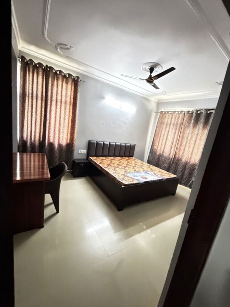 Living Room, aims-golf-city 2 Bedroom 950 Sq.Ft. Apartment In Sector 75 Noida 9794010